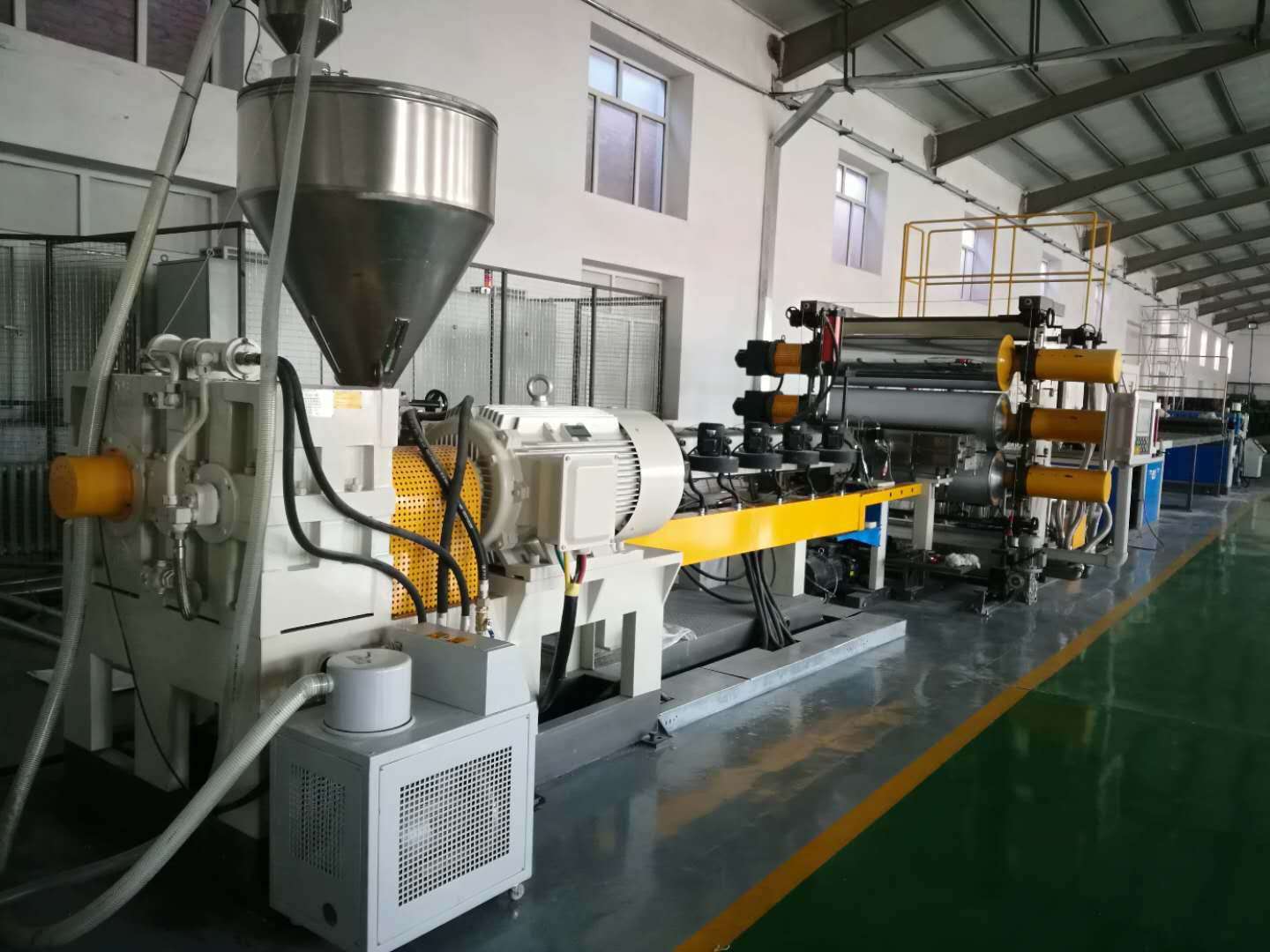 สายการอัดรีด HDPE Geocell พร้อมการเจาะและการเชื่อม