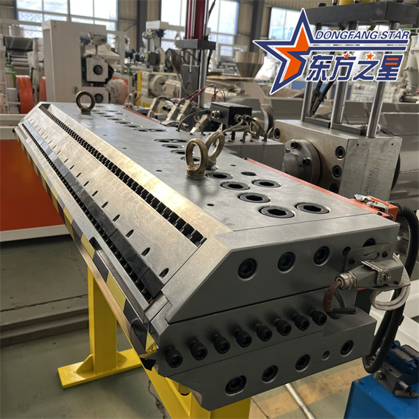 เครื่องอัดรีดคณะกรรมการควบคุมรากต้นไม้ PP